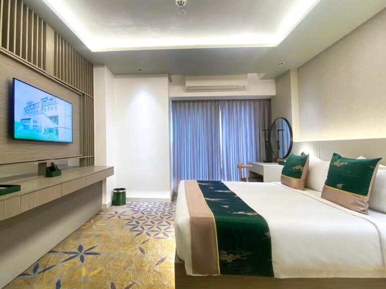 EXECUTIVE SUITE 3